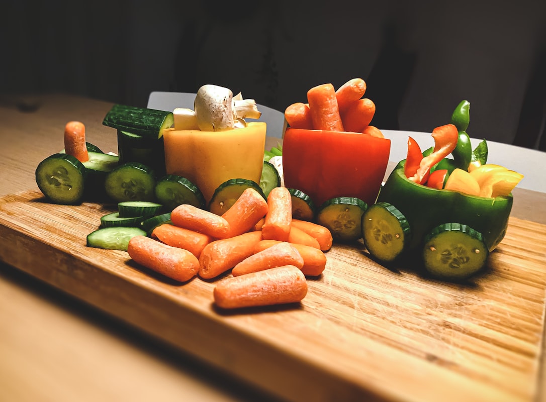 Hummus et légumes frais